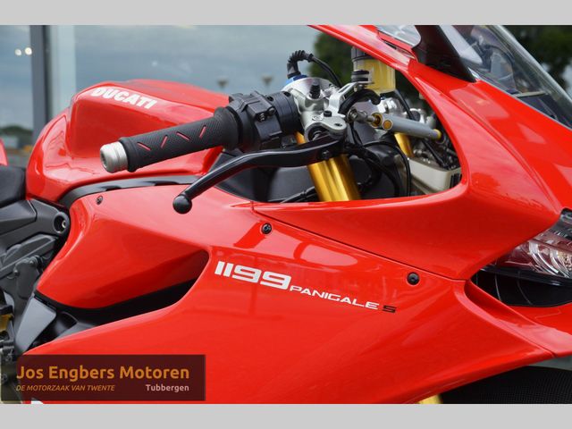 ducati - 1199-panigale-s