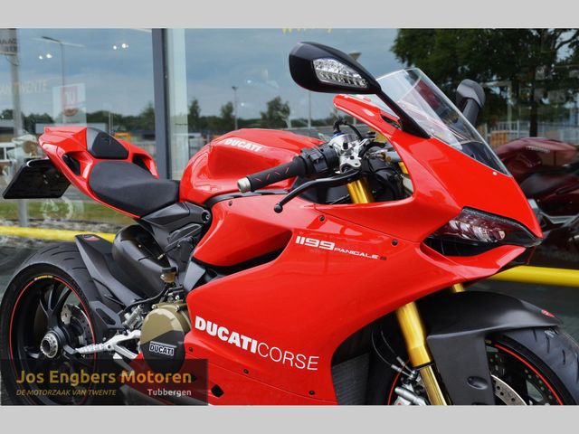 ducati - 1199-panigale-s