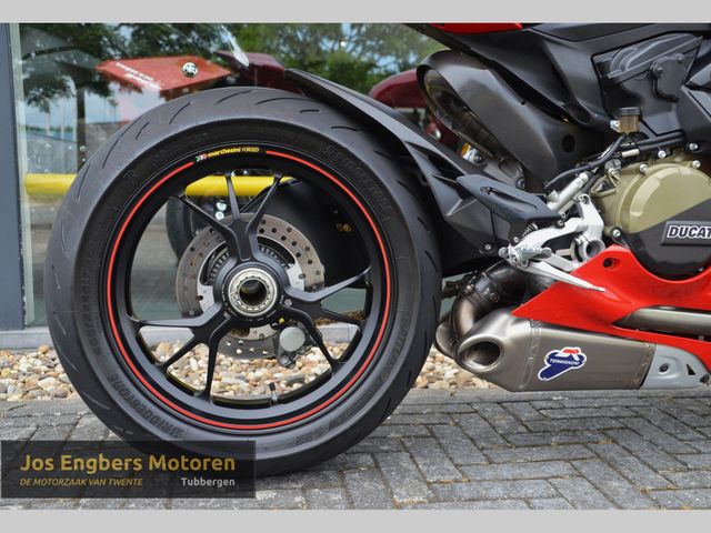 ducati - 1199-panigale-s