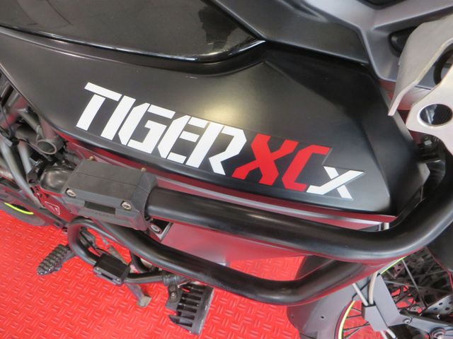 triumph - tiger-800-xcx