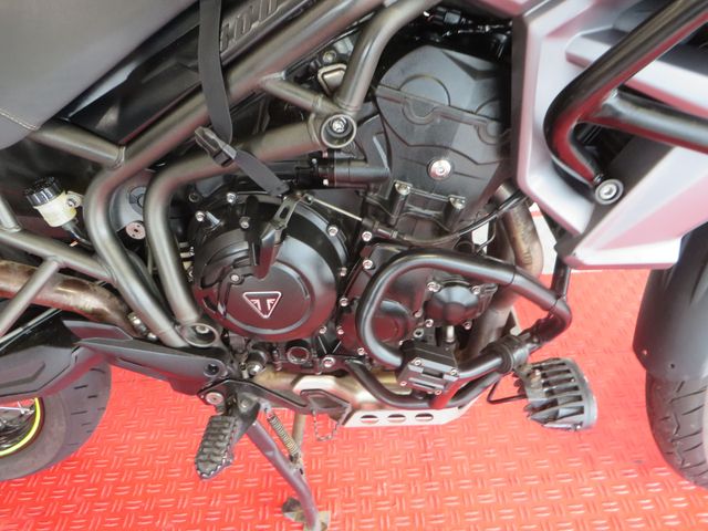 triumph - tiger-800-xcx