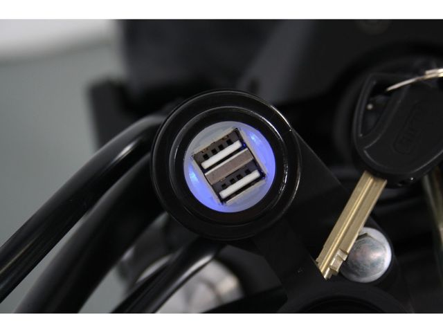 yamaha - xsr-700-xtribute