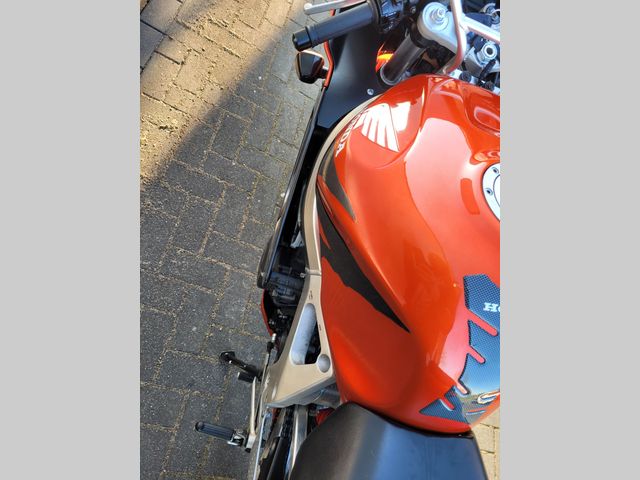 honda - cbr-900-rr-fireblade