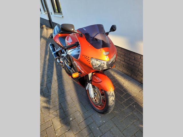 honda - cbr-900-rr-fireblade