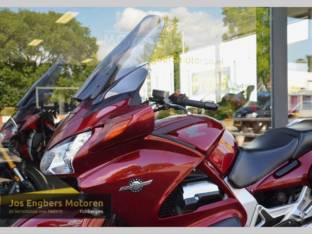 honda - st-1300-pan-european-abs