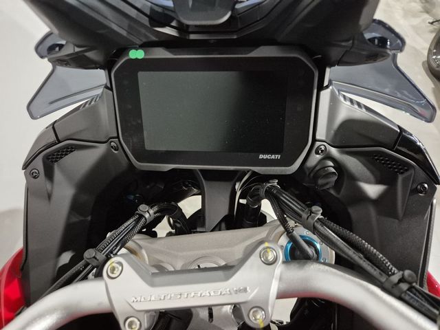 ducati - multistrada-v4-pikes-peak