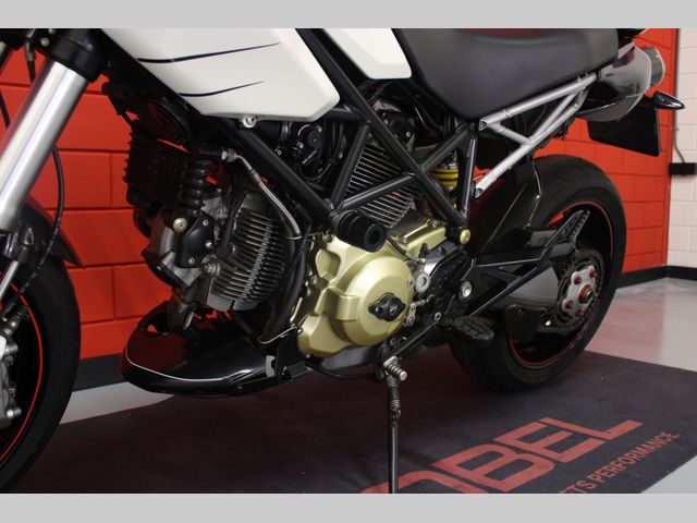 ducati - hypermotard-796