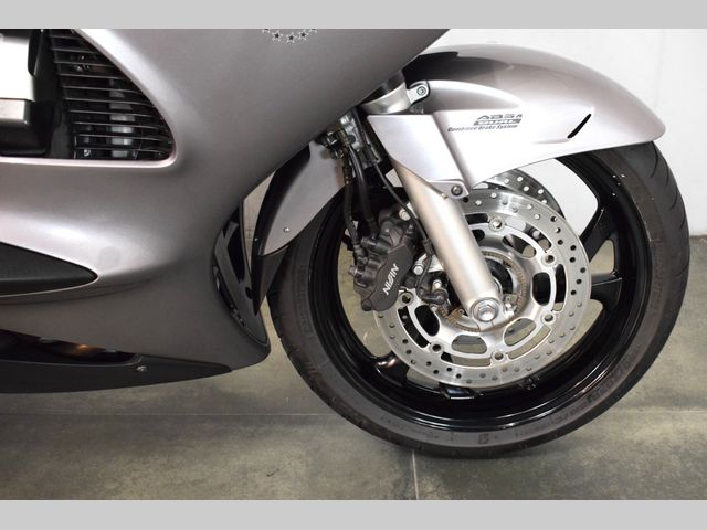 honda - st-1300-pan-european