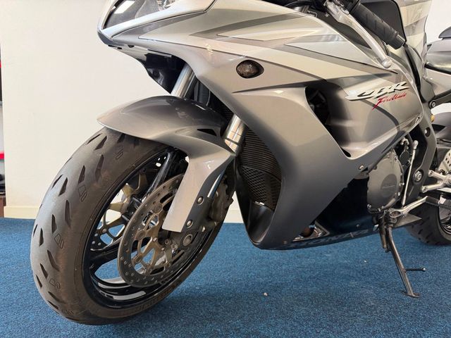 honda - cbr-1000-rr-fireblade