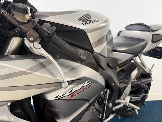 honda - cbr-1000-rr-fireblade