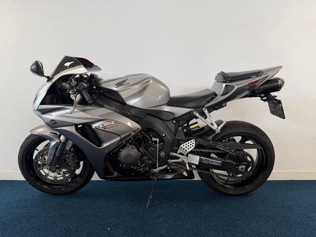 honda - cbr-1000-rr-fireblade
