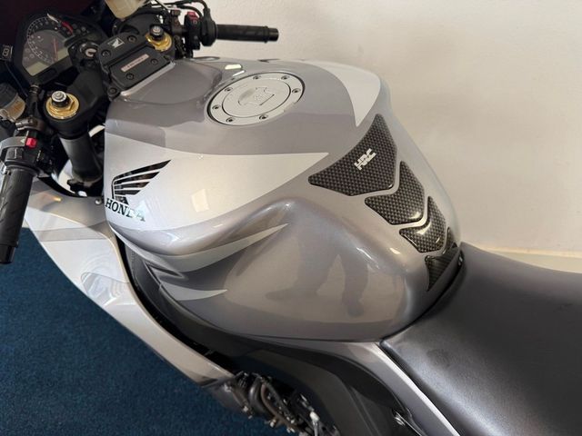 honda - cbr-1000-rr-fireblade