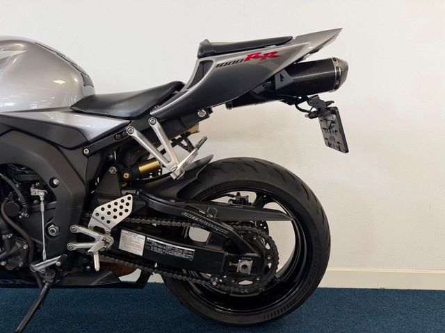 honda - cbr-1000-rr-fireblade