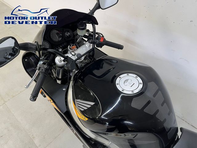 honda - cbr-900-rr-fireblade