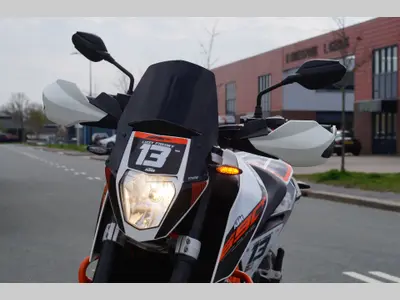 KTM 690 DUKE – foto 2