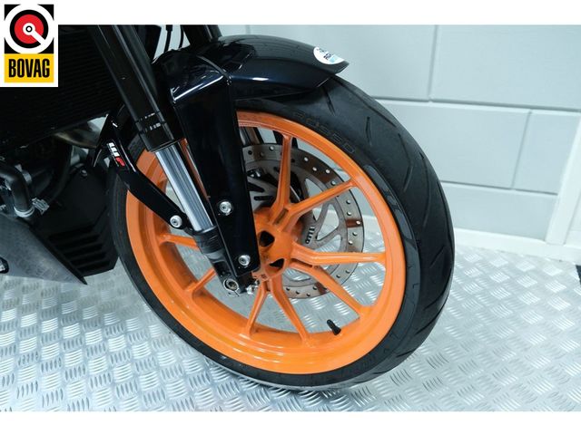 ktm - 390-duke-abs