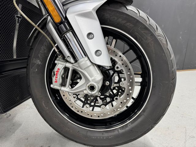 triumph - rocket-3-gt