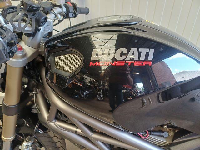 ducati - m-1100-evo