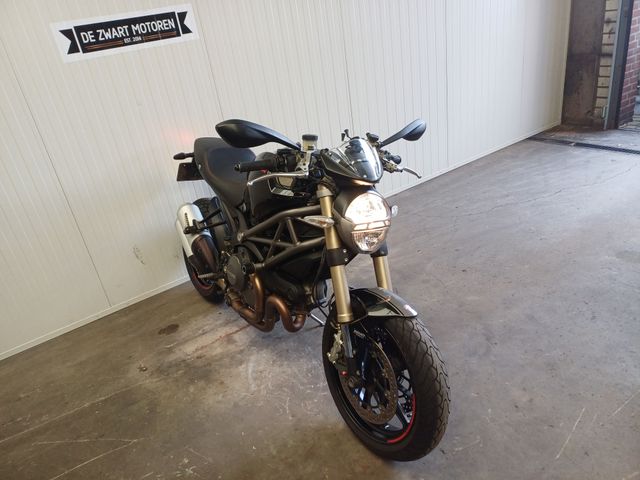 ducati - m-1100-evo
