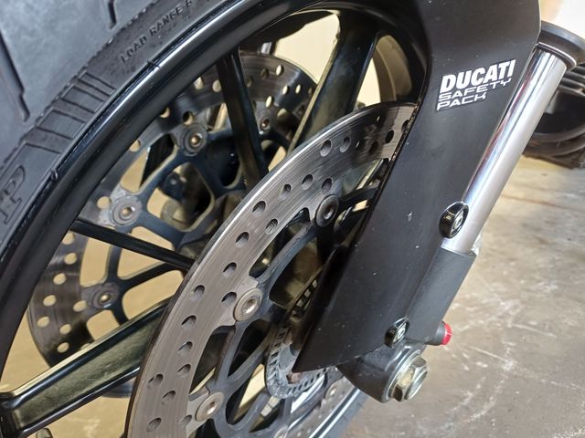 ducati - m-1100-evo
