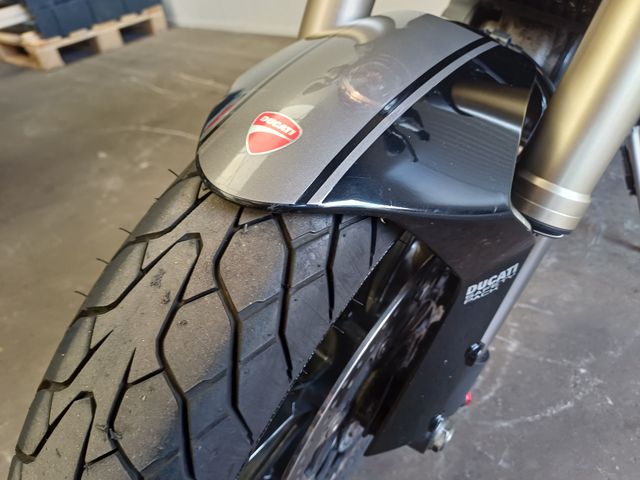 ducati - m-1100-evo