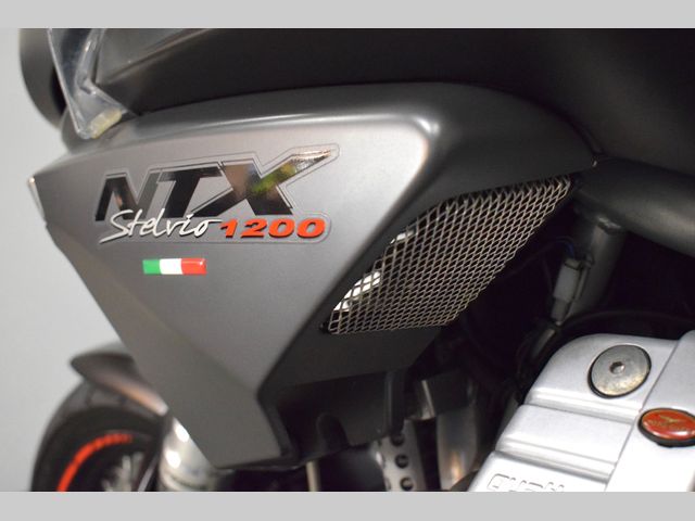 moto-guzzi - stelvio-1200-4v