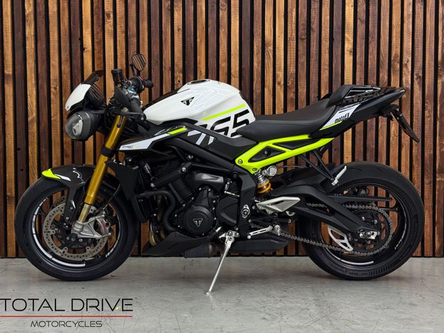 triumph - street-triple-765-moto2