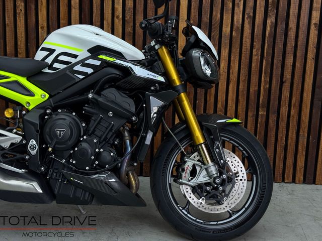 triumph - street-triple-765-moto2