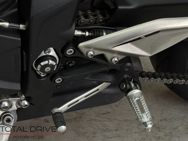 triumph - street-triple-765-moto2