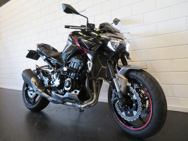 kawasaki - z900