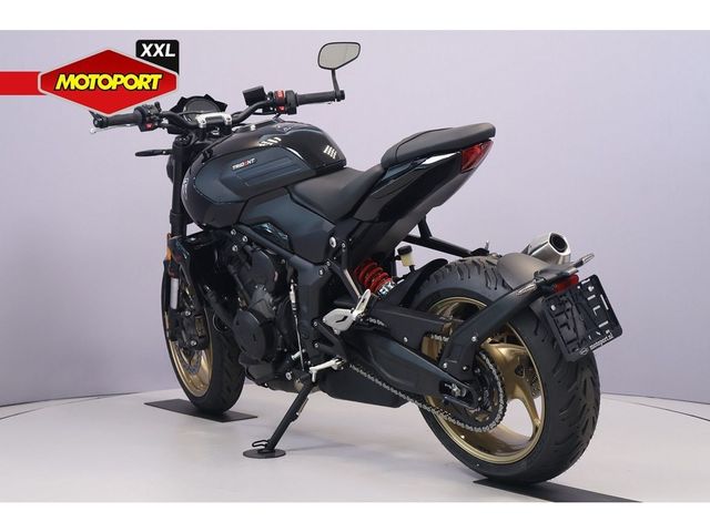 triumph - trident-800