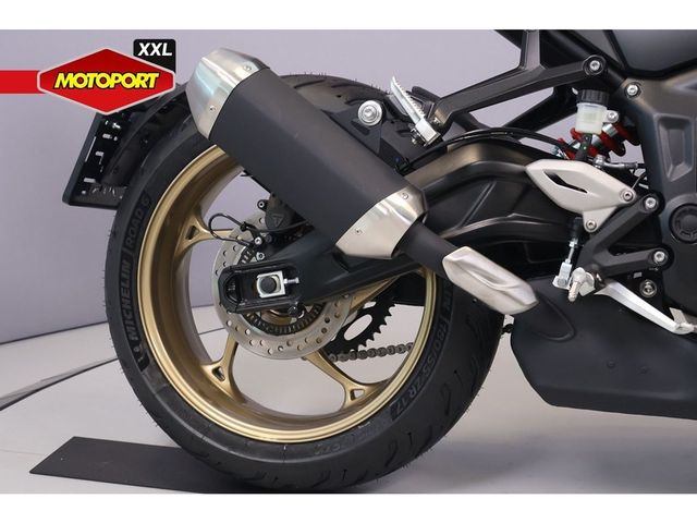 triumph - trident-800