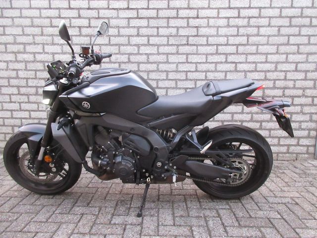 yamaha - mt-09-y-amt