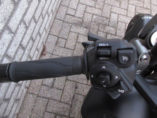 yamaha - mt-09-y-amt