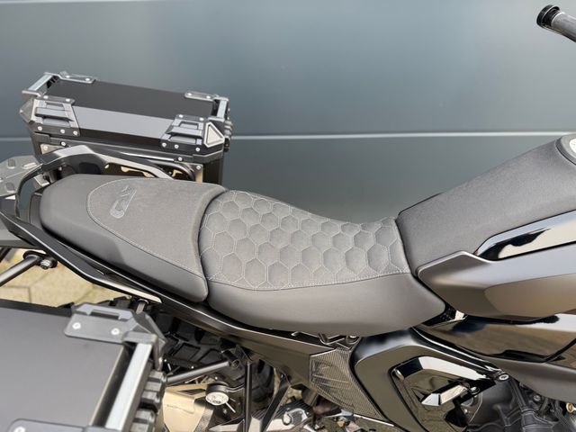 bmw - r-1300-gs-adventure-trophy