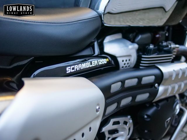 triumph - scrambler-1200-xe-chrome-edition