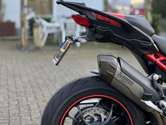 ducati - multistrada-v4-s-pikes-peak