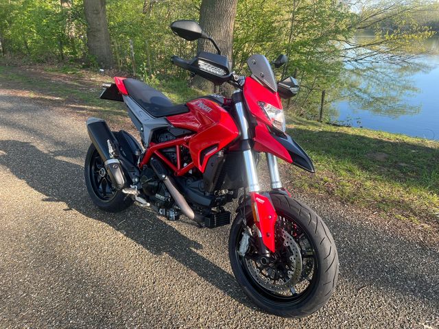 ducati - hypermotard-939