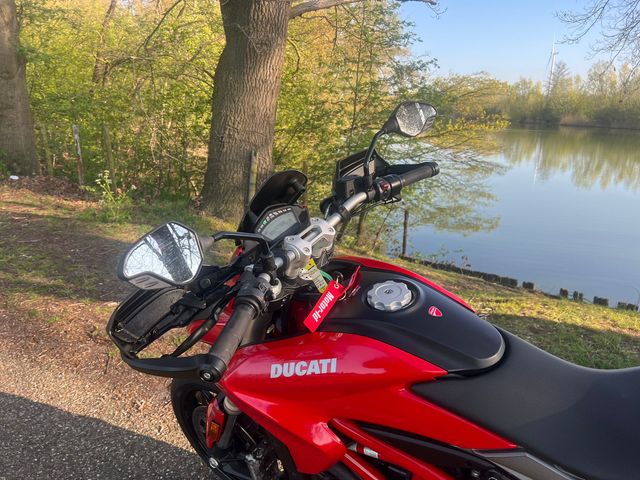 ducati - hypermotard-939