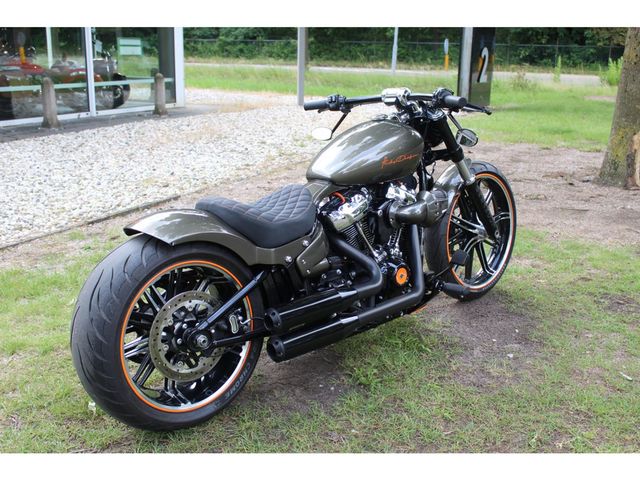 harley-davidson - softail-breakout-114