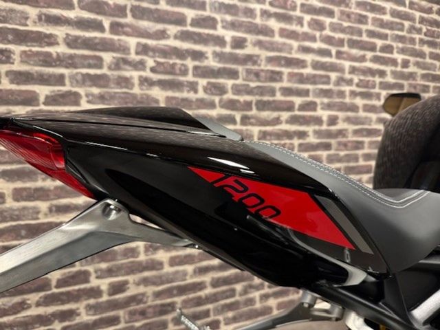 triumph - speed-triple-1200-rs