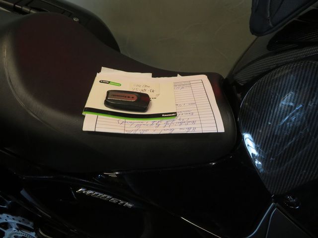kawasaki - gtr-1400