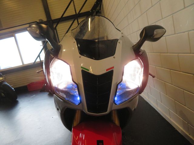 aprilia - rsv-1000-r-factory