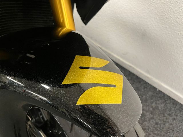 suzuki - gsx-r-1300-hayabusa