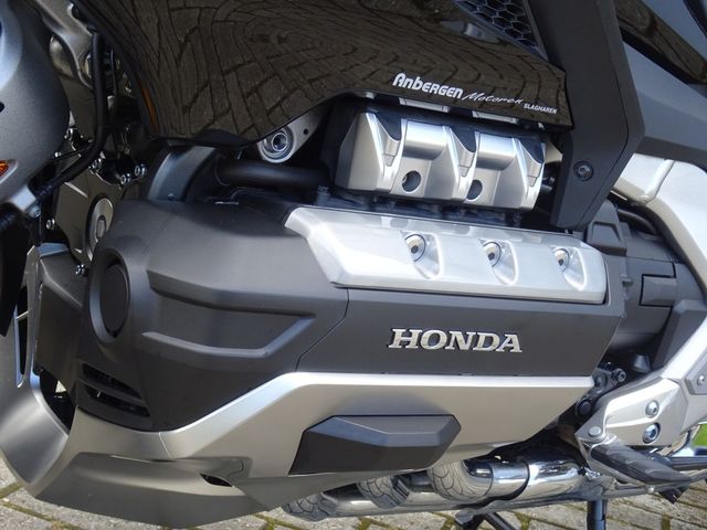 honda - gl-1800-goldwing-dct