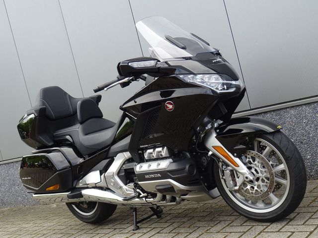 honda - gl-1800-goldwing-dct