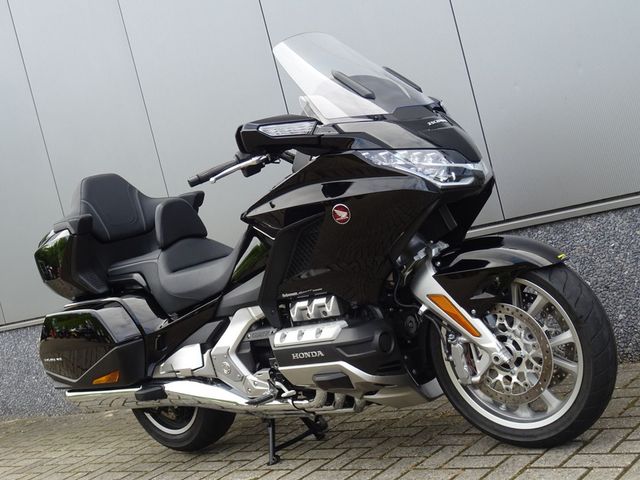 honda - gl-1800-goldwing-dct