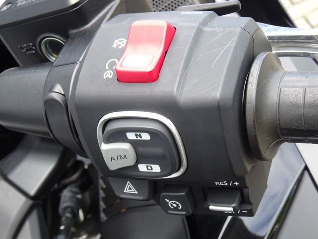 honda - gl-1800-goldwing-dct