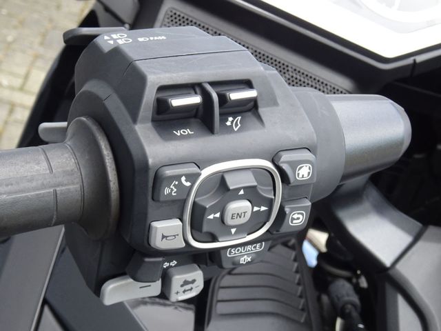 honda - gl-1800-goldwing-dct