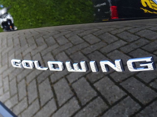 honda - gl-1800-goldwing-dct
